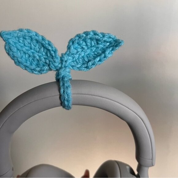 Crochet Headphone Sprout | Crochet Sprout Wrap | Crochet Wire Wrap - Picture 3 of 4